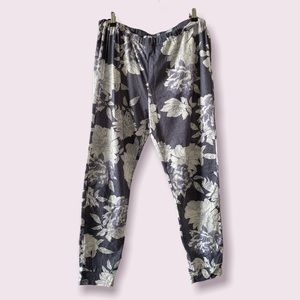 Long sleeve, maternity/nursing pajamas